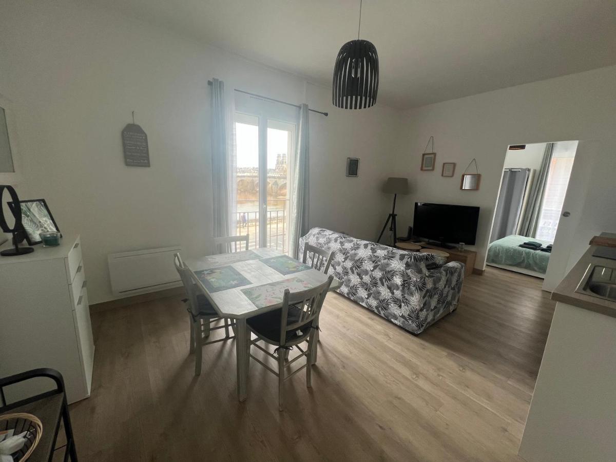 Cosy Loire, T2 Neuf, Front De Loire ,Vue Cathedrale,5Min A Pied Centre Ville Et Parking Prive Orleans Exterior photo
